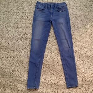 American Eagle super super stretch jegging size 2 US regular light wash denim